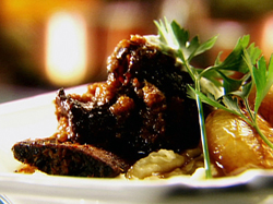 Molly from Titletown makes Short Ribs at Mayflower